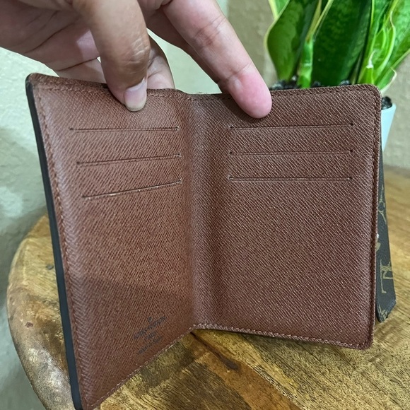 Louis Vuitton Monogram Wallet - Picture 11 of 15
